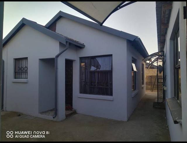 8 BEDROOM HOUSE FOR SALE IN BIRCH ACRES